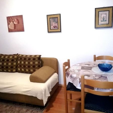 Apartmani Zmiric Primošten Exterior foto