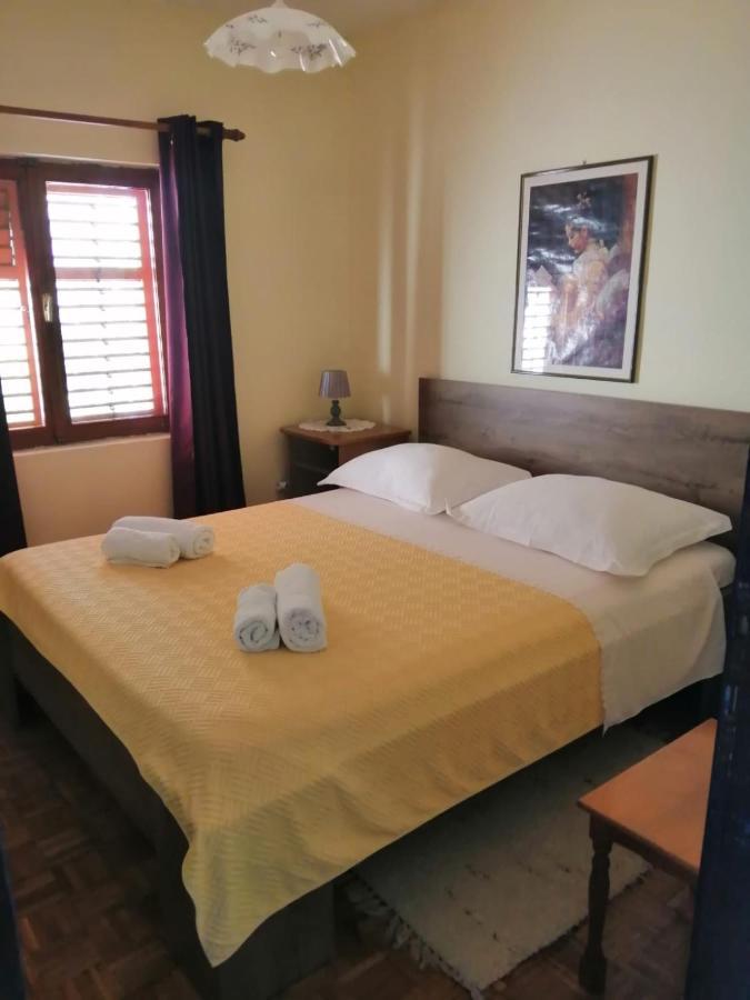 Apartmani Zmiric Primošten Exterior foto