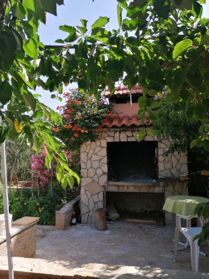 Apartmani Zmiric Primošten Exterior foto