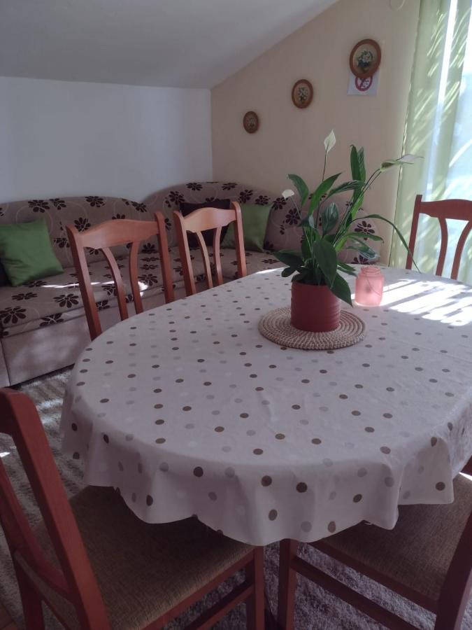 Apartmani Zmiric Primošten Exterior foto