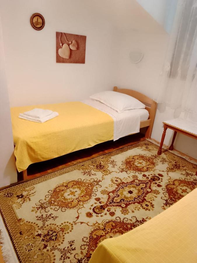 Apartmani Zmiric Primošten Exterior foto