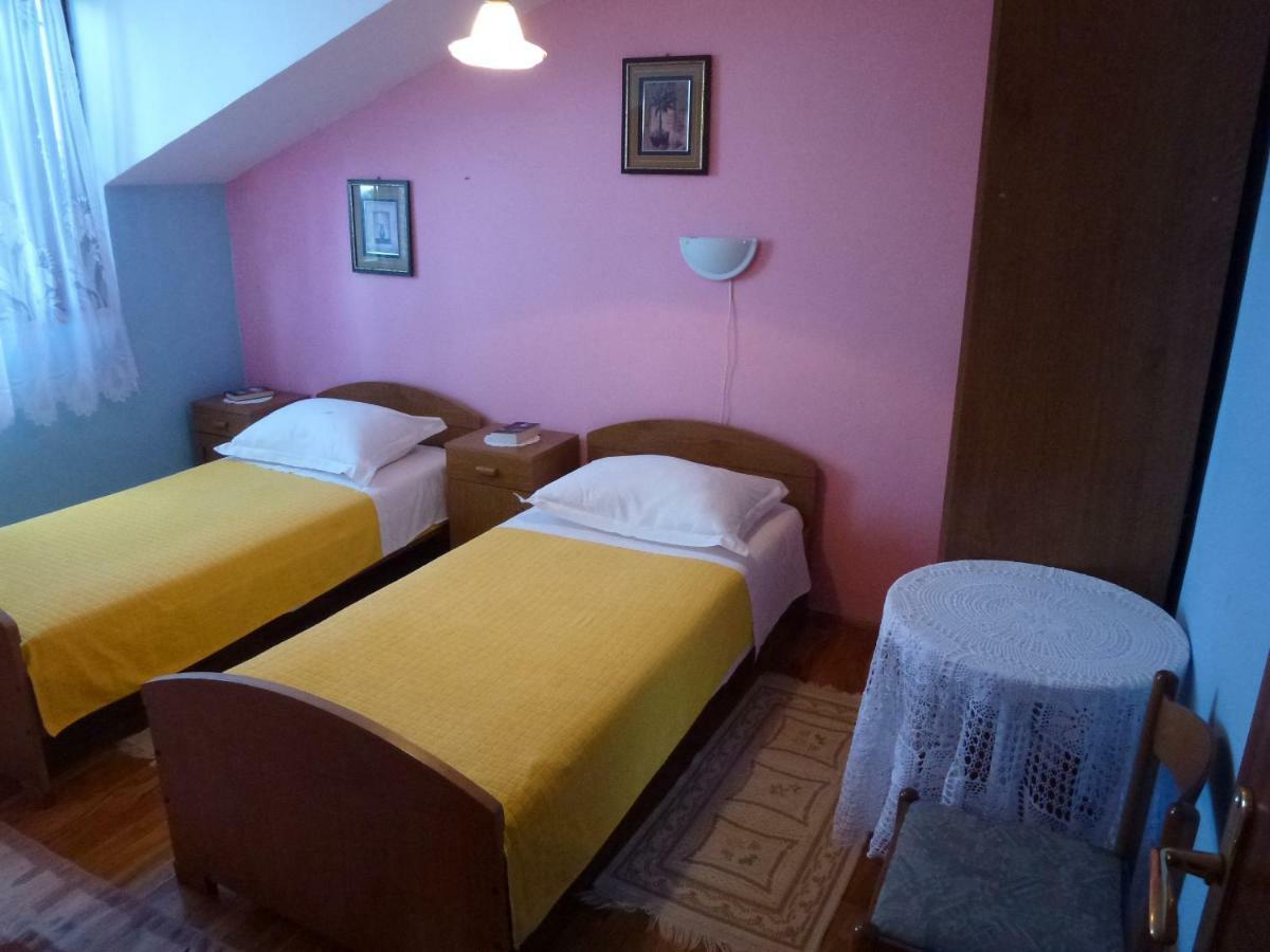 Apartmani Zmiric Primošten Exterior foto