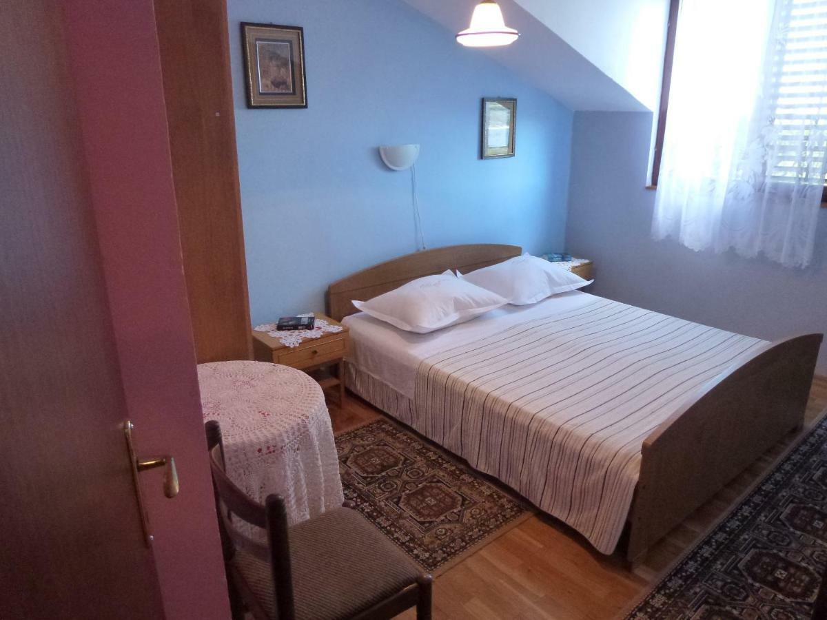 Apartmani Zmiric Primošten Exterior foto
